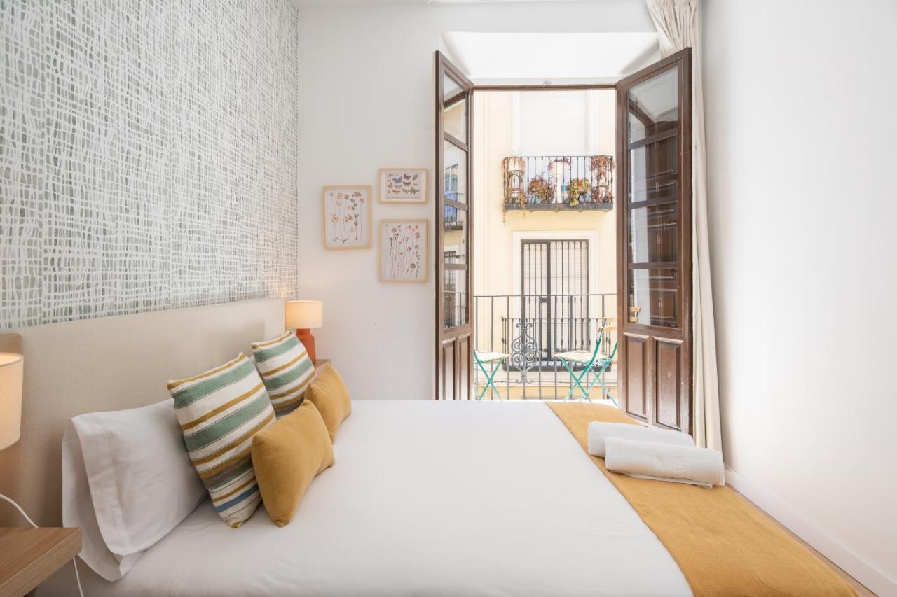 Apartamentos Luna Suites Palacio Dorita グラナダ エクステリア 写真