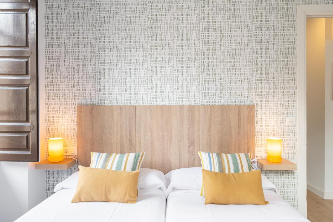 Apartamentos Luna Suites Palacio Dorita グラナダ エクステリア 写真
