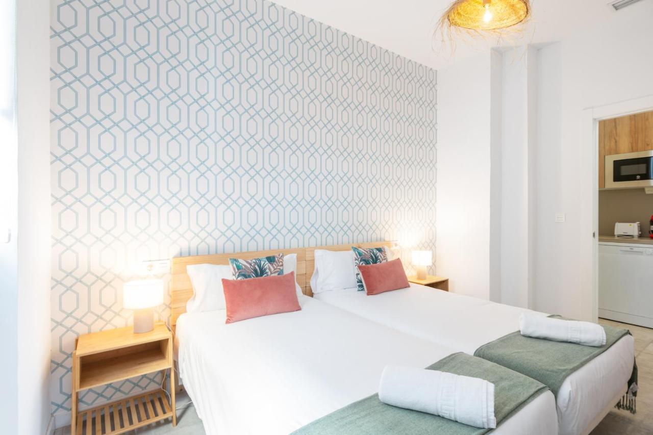 Apartamentos Luna Suites Palacio Dorita グラナダ エクステリア 写真